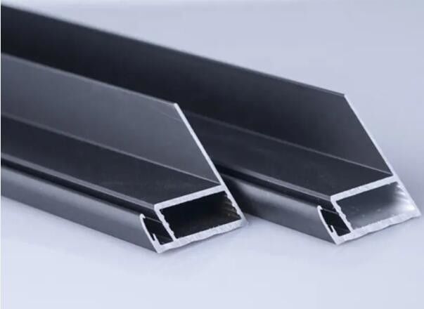 4.8--6.6mm 0,85--1.5mm Spessore Cornice di supporto in alluminio con anodizzazione